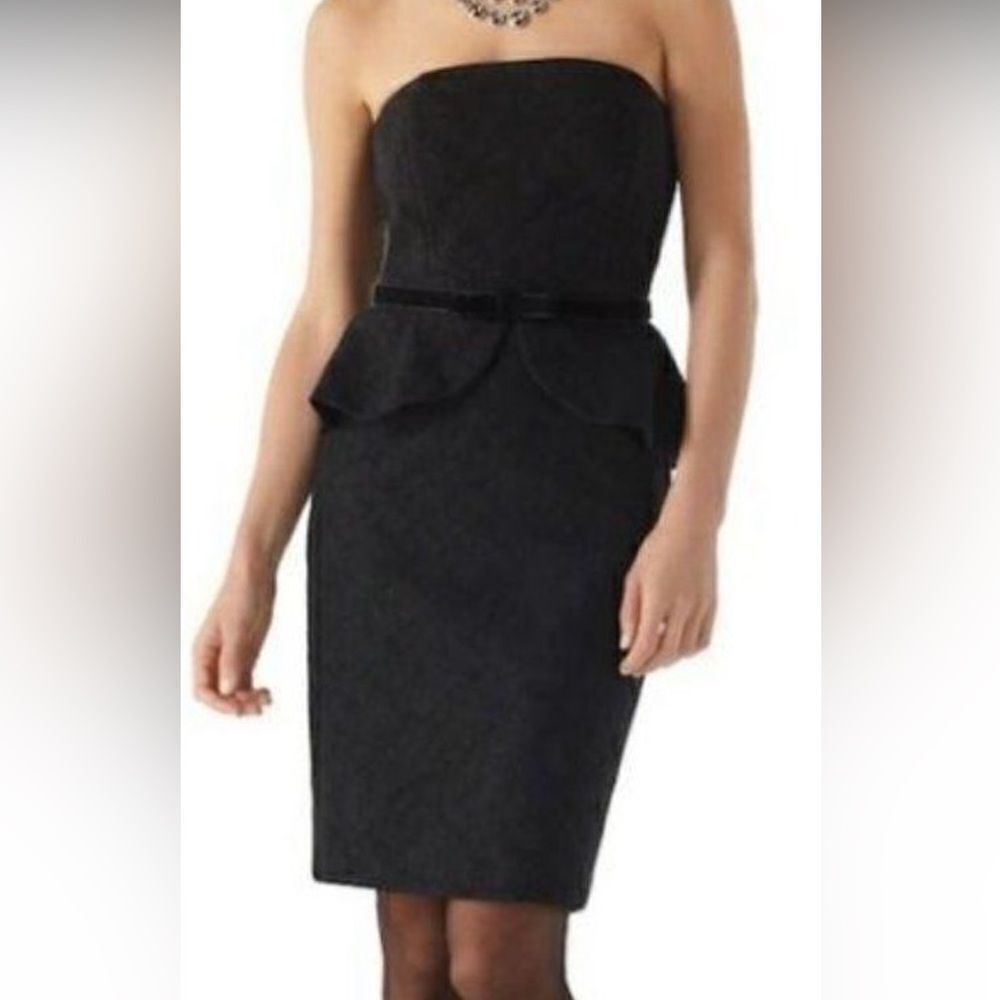 White House Black Market Women’s Black Lace Strapless Peplum dress belt size 6